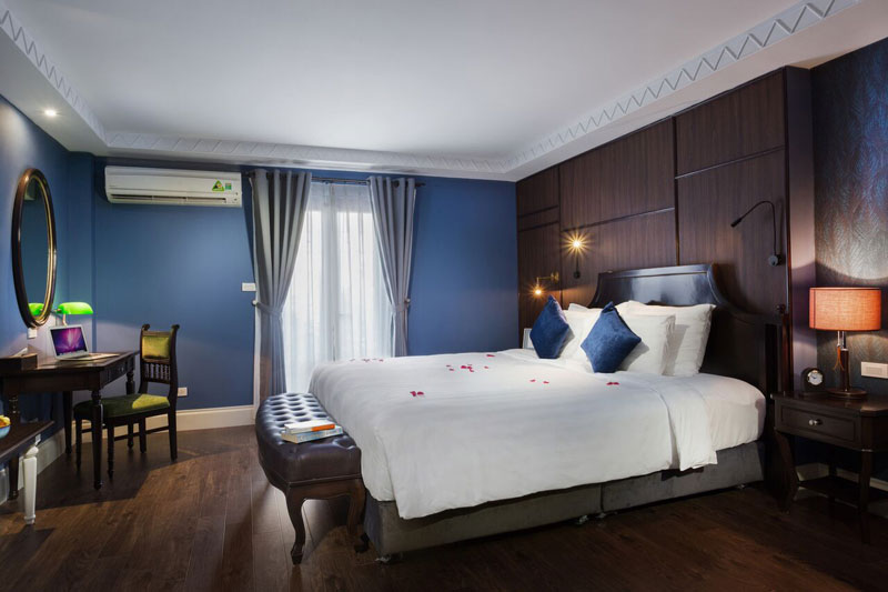 Royal Suite with Balcony