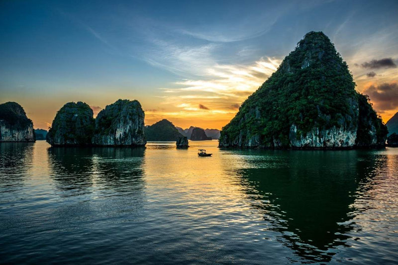  HANOI - HALONG - SAPA - HANOI (6 DAYs - 5 NIGHTs) 