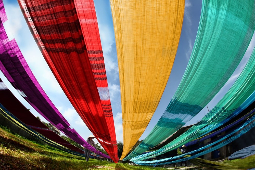 BAT TRANG CERAMIC VILLAGE - VAN PHUC SILK VILLAGE PRIVATE TOUR (1 DAY)