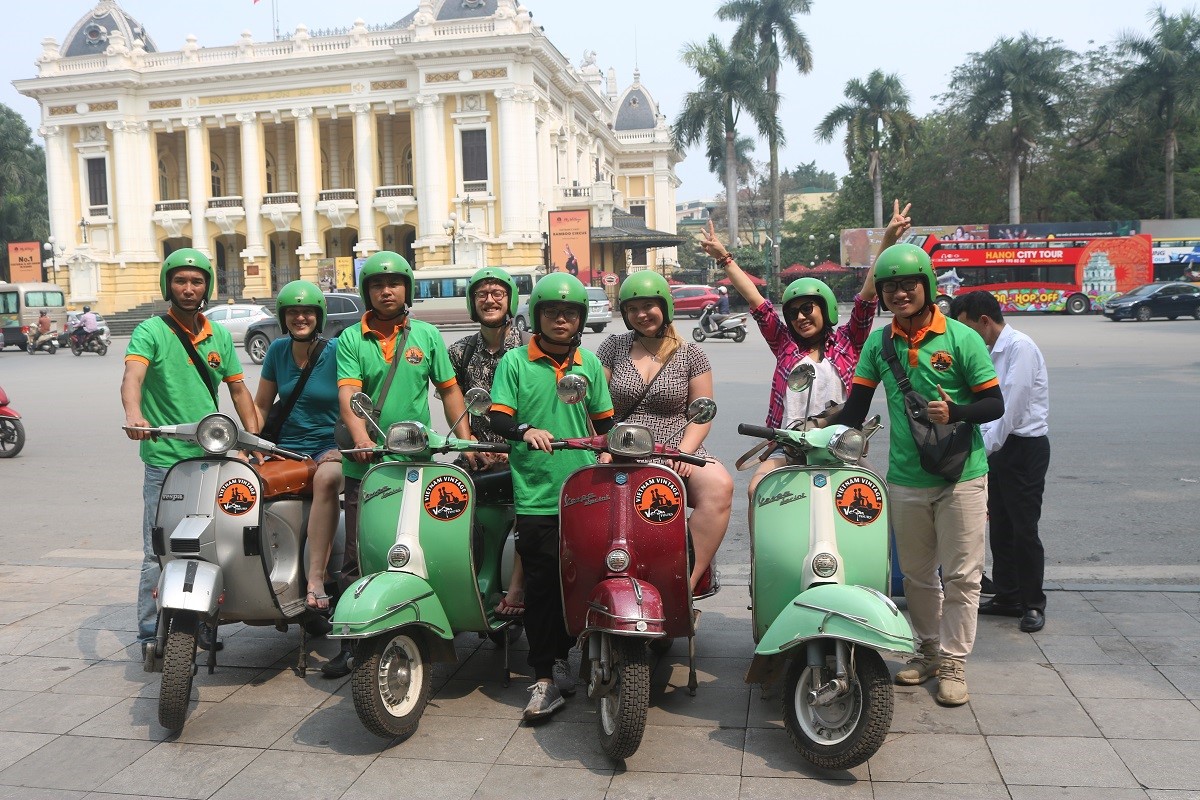 THE INSIDER’S HANOI VESPA TOUR (4.5 HOURS)