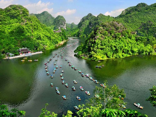TRANG AN - BICH DONG LUXURY TOUR (1 DAY)