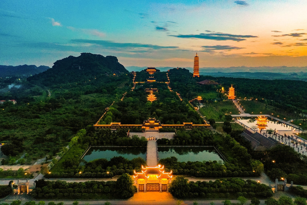 BAI DINH PAGODA - TRANG AN (DELUXE GROUP TOUR)