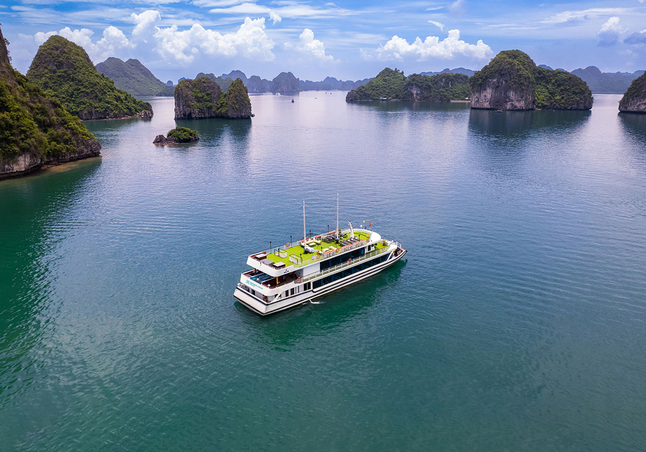 PREMIUM HA LONG BAY DAY TRIP WITH HERITAGE CRUISE